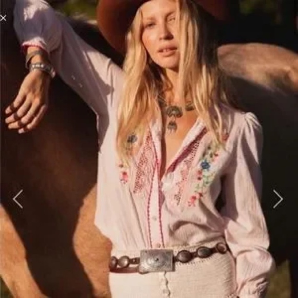 Chasing Unicorns Blouse size m